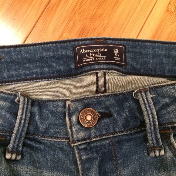 Abercrombie raw hem jeans - Picture 6 of 8